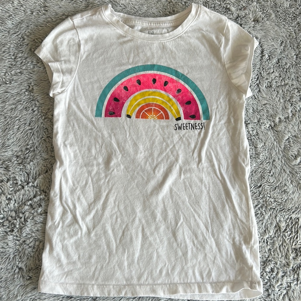 2 medium Gap tshirts